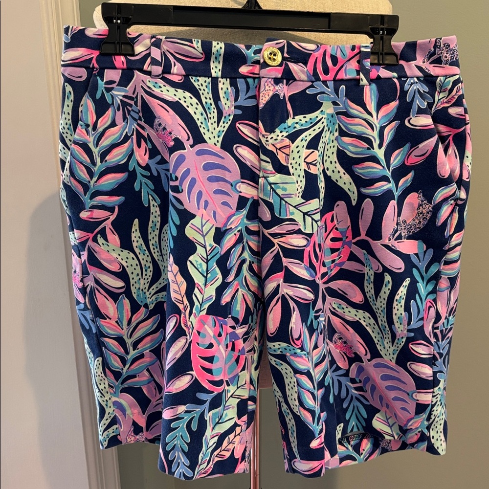 Lilly Pulitzer 9” Natia Mid-Rise Shorts 6 oyster bay navy you’ve been spotted